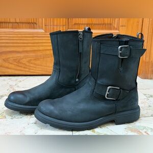 UGG Men's Biltmore Leather Moto Boots
Waterproof Size 11